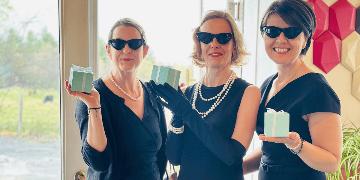 How to Throw the Best Pearls & Prosecco Party